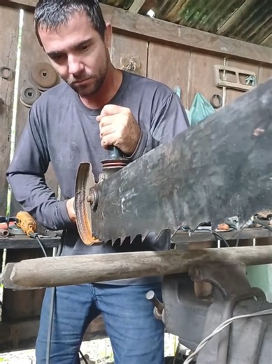 tentando cortar #fyyyyy | Chainsaw