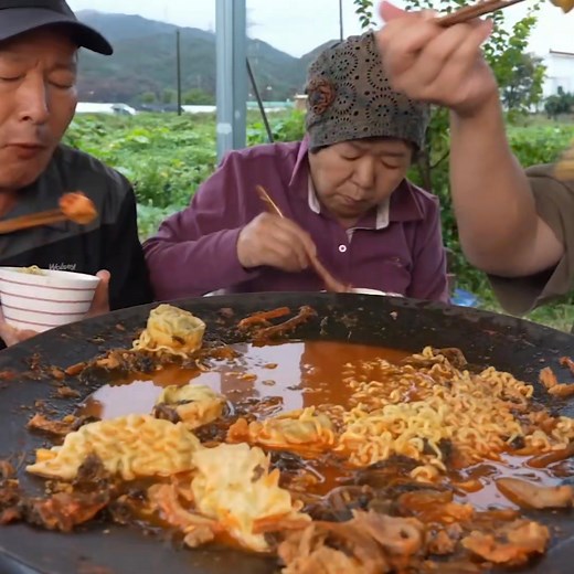 Simple homemade beef tripe soup in beef bone broth with dumplings - Mukbang eating show | Arora-USA