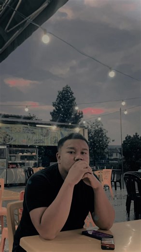 In the wreckage, whispers rise— From twisted metal, hope defies. Broken rails trace where dreams veered, In the ruins, paths are cleared. - train wreck > kekacauan ini