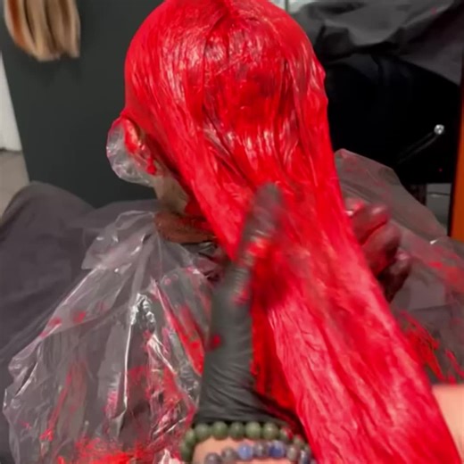 Kim Lip's Red Hair: A Look at ARTMS