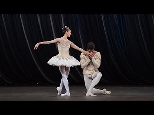 Jewels – 'Diamonds' pas de deux (Balanchine; Marianela Nuñez; Reece Clarke; The Royal Ballet)