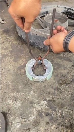 Brake shoes tool #motorcycle #automobile #bikerepair