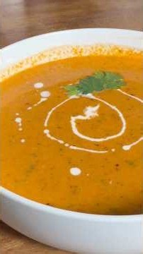 The Easiest Homemade Tomato Soup Ever! #tomatosoup #souprecipe #easyrecipe