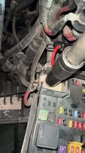 Car Fuse Box Inline Fuse Wire Bypass Tutorial! 🛠️⚡ #shorts #carrepair #mechanic #electrical #viral