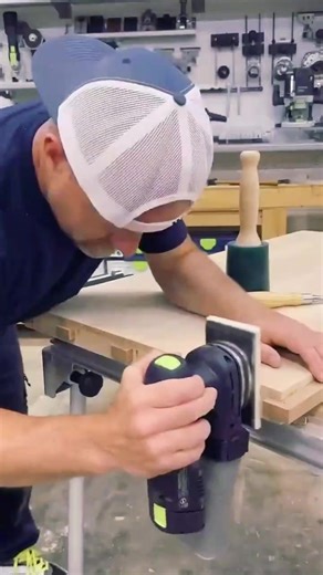 Cleaning up the glue and wood around the exposed splines #carpentry #woodworking #woodwork #festool | Tips and Tricks