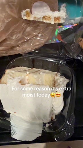 Delicious Kroger Cakes: A Sweet Indulgence Experience