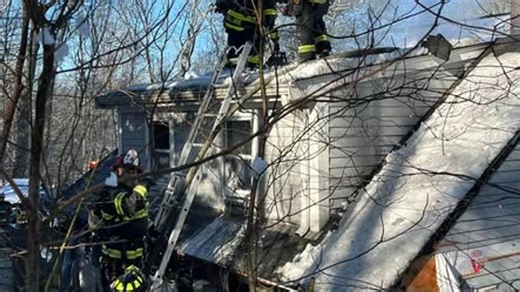 Crews put out fire in Little Compton