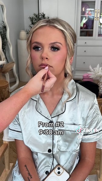 My prom girls always predict the trends and this year it’s been minimal eyeshadow, clean girl aesthetic, glowy skin and nude lips #prom #prom2025 #makeupartist