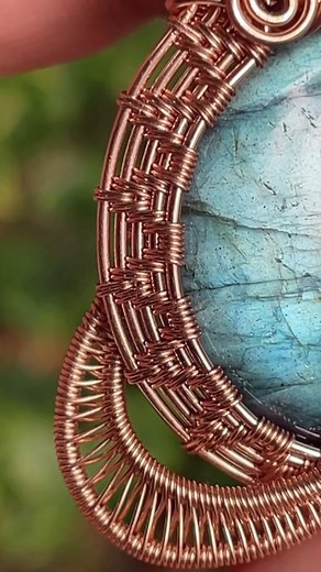 Some close up & personal shots of the labradorite & pink tourmaline Saturn pendant that I made in 14k rose gold filled wire a couple weeks ago! I don’t know how I forgot to post this, but here we are. 😅 This piece is already on its way to its new home, but I’ll be thinking about it for a long time! 💕 #planet #saturn #celestial #rosegold #wirewrappedjewelry #labradorite #pinktourmaline | Wicked Wire Crafts