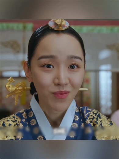 A timetraveller girl became the best chief at the palace #movierecap #ဇာတ်လမ်းတို #myanmar #recap #movie