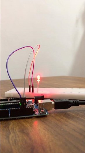 Arduino LED Blink | Beginner Tutorial ⚡️
