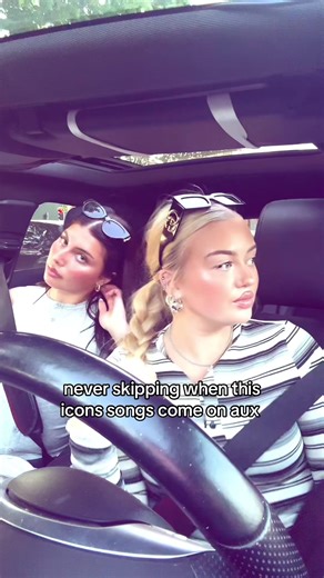 amélie (@amelie.lynsey)’s videos with Fame is a Gun - Addison Rae