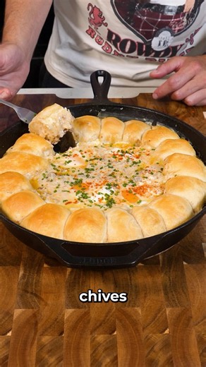 Biscuit and sausage gravy dip