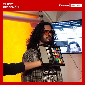 🎥✨ Tu camino en la fotografía y el video comienza aquí 📸🔥 ¿Sueñas con dominar tu cámara, contar historias con luz y llevar tus imágenes al siguiente nivel? En Canon Academy te damos las bases para convertir tu pasión en una carrera. 📚 Módulo de Fundamentos ✅ 10 clases | 48 horas de aprendizaje ✅ 100% prácticas y guiadas por expertos ✅ Equipo profesional incluido 📌 Aprenderás: Fundamentos de la cámara y la imagen 🎯 Introducción a la luz y narrativa visual 💡 Composición y lenguaje visual 🎨