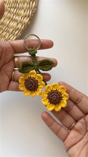 Crochet sunflower key chain #crochet #crochetpattern