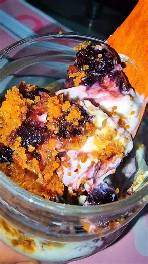 Blueberry Greek Yogurt Cheese Pie (No-Bake Recipe)