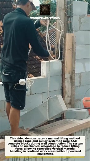 Simple Rope Pulley to Lift AAC Blocks on Site #Construction #Pulley #AAC