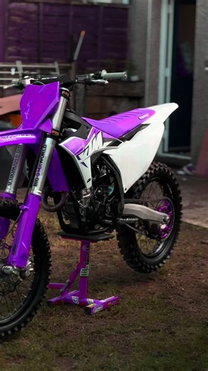 Exploring the Vibrant Colors of Dirt Bikes