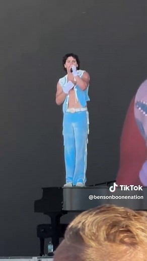 Benson Boone Sings 'Sorry I’m Here For Someone Else' Live