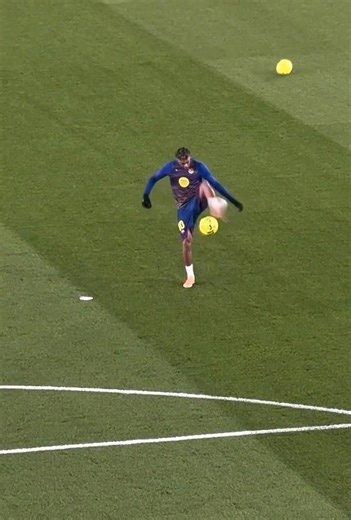#lamineyamal warmup training 💀🔥|| #yamal #fcbarcelona #soccershorts #youtubeshorts #shorts