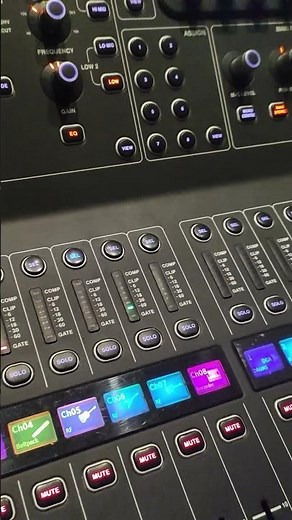 MIDAS M32R LIVE (32 CHANNEL DIGITAL MIXER)