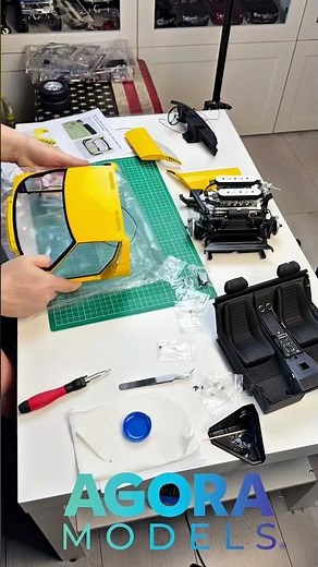 Building pack 5 of the 1/8 Lamborghini Miura from Agora Models