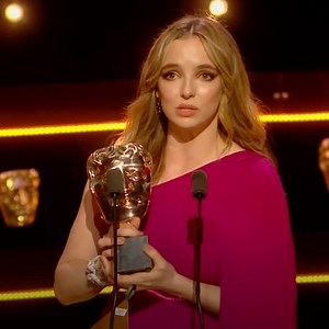 848K views · 7.1K reactions | Congratulations to Jodie Comer, who made an emotional acceptance speech thanking her late Nana Frances for her first ever BAFTA win for Leading Actress, as Killing Eve’s Villanelle  | LADbible | Facebook