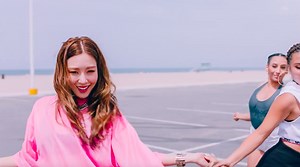 Girls’ Generation’s Tiffany Makes Solo Debut With “I Just Wanna Dance” MV