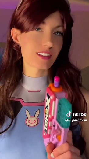 I’m not gonna be mercy🐰🔫 #dva #cosplay #overwatch #girlgamer #halloweenishere #costume #widowmaker #mercy #tracer #bastion #foryou #fypシ゚ #CapCut