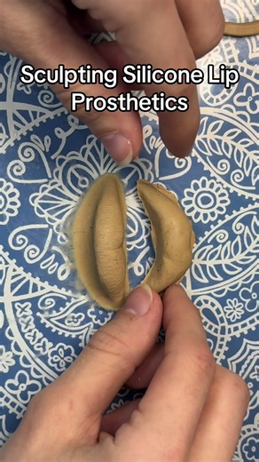Sculpting Some ‘Overly Filled’ Silicone Lip Prosthetics 👄💋 🐈‍⬛ #siliconeprosthetics #sfxmakeupartist #sculpting #lipfillers #