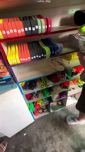 This Smart Machine Finds Your Exact Slipper Size! 👣😲 #shorts #innovation #shopping