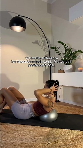 👉 Pilates Ball: stessa palla, addominali opposti