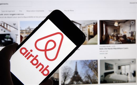Airbnb Host Gets Message From Guest—What They See Shocks: ‘Proof’