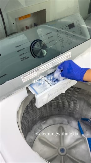 AlexisCleanASMR on Instagram: "ENJOY!💕Washer Deep Clean🧼 #cleaning #clean #cleaningmotivation #cleaningservice #sudsy #washer #laundry #wash #deepcleaning #cleanhome #homecleaning {2:33pm}"