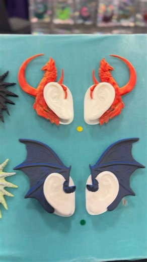 Central Florida Comic Con was the first time our Dire Wolf Ear Cuffs stepped into the world… and I don’t think I’ll ever forget it. I grew up with a wolf husky named Blue. He taught me that something can be wild and gentle at the same time. Protective. Independent. Loving because it chooses you, not because it’s trained to. So when we started designing dire wolf ear cuffs, it was never about making something “cool.” It was about honoring that feeling. Part of what reignited that for me recently 