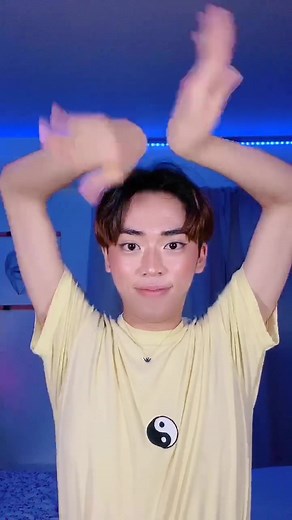 Hand Twirl Tutorial: Master the Voguing Move!