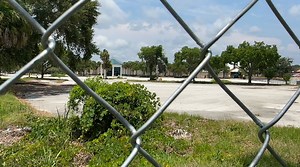 Demolition of the Crystal River Mall begins as neighbors sound off