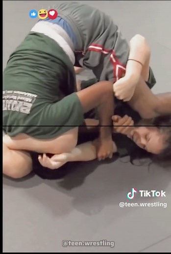 Teen Wrestling Showdown: Girl vs Boy - Who Wins?