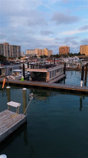 This couples retreat floats on the water at Virginia Beach! 😍🌊 Comment “FLOHOM” below for more info! 👇🤩 🏷️ - - - #floatinghome #boathouse #houseboat #homeonthewater #uniquestays #houseboatlife #airbnbsuperhost #getawayhouse #houseboatliving #floatinghomes | FLOHOM
