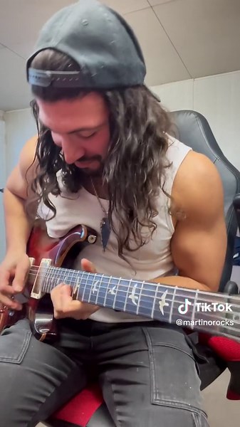 Eddie Van Halen's Epic Guitar Solo on 'Beat It' by Michael Jackson