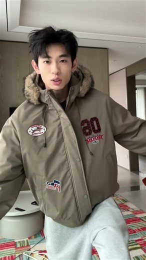 F426【赵露思同款】25年冬季新款美式复古连帽毛领派克服 军绿色（羽绒款） （新国标90%绒）预售 L