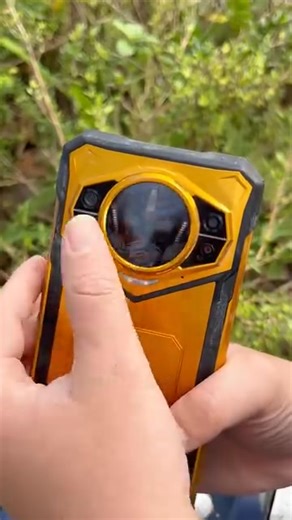 🚀 DOOGEE S200 X: Trojitá 5G ochrana, God of War × Estetika zadní obrazovky × 100MP ultračistý obraz 🎯 🌌 Nejen výkonný, ale i chytrý! DOOGEE S200 X 5G je odolný telefon navržený pro extrémní prostředí s technologickou estetikou: 🛡️ Cyber ​​​​​​Armor vzhled 1,32" AMOLED zadní displej Vlastní tapeta, podpis, počasí, oznámení, ovládání hudby, přímé ovládání bez odemykání ⚙️ 32 GB RAM (DDR5) 512 GB ROM Efektivní multitasking bez zpoždění, o 50 % rychlejší provoz, o 20 % nižší spotřeba energie 📸 