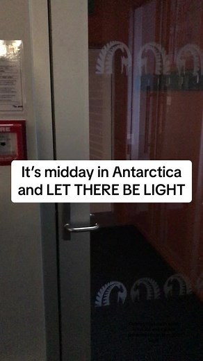 Antarctica Sunrise: Capturing the Beauty of the Frozen Continent