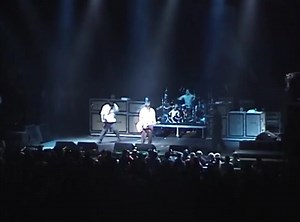 Video mai visto prima del concerto dei Box Car Racer alla Allstate Arena di Chicago, 15 dicembre 2002! 🤩 🎥: Tapetradee | Blink-182 Italia