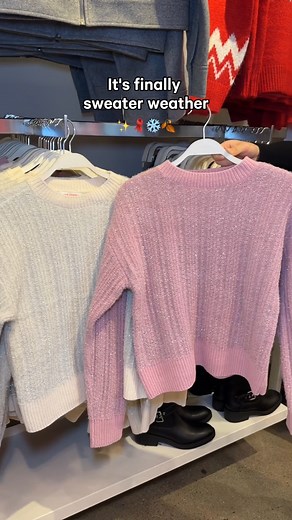 Sweater weather never looked this good 🍂🧡 Shop the sweaters: https://joefresh.visitlink.me/xTMXqR 🧡 #JoeFresh #SweaterWeather #CozySeason #Sweaters #OutfitInspo | Joe Fresh