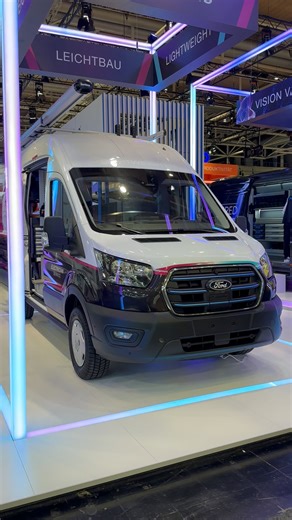 Sortimo Suomi on Instagram: "Sortimo SR5 kalustus E-Transitissa. ProClick-kiinnityksen ansiosta tärkeimmät työvälineet ovat käden ulottuvilla, ProSafe-sidontapisteet varmistavat turvallisen kuljetuksen. Tehoa, järjestystä ja tyyliä #sortimo #sr5 #transit"