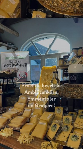 De kerstfondue-kaas is weer terug! Kom langs en proef de lekkerste kazen voor een feestelijke fondue. Amblütenkäse, Emmentaler en Gruyère – perfect voor de feestdagen! 🧀 #landwinkelijsseloord #winkel #landwinkel #zuivelboerderij #Feestdagen #kerst #special #arnhem #boerderij #kaas #kaasplank #kaasfondue | Landwinkel IJsseloord