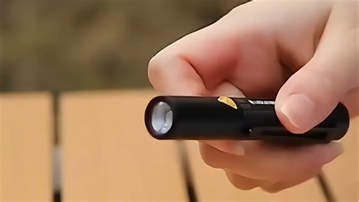 莱德雷神（LED LENSER）强光手电筒P2R变焦迷你小型可充电便携EDC可换7号干电池户外照明&1764772125496