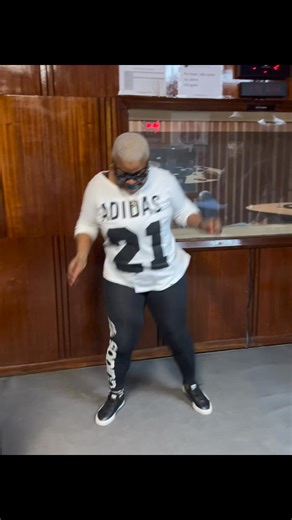 Ontem depois da entrevista na rádio 📻 luanda com a UMM, saíram alguns toques da VACA LOUCA ✅🥃♥️🎙️💰🤝Carla Cardoso | Luis Candeias