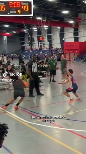 flagrant foul referee signal: how refs call and signal flagrants